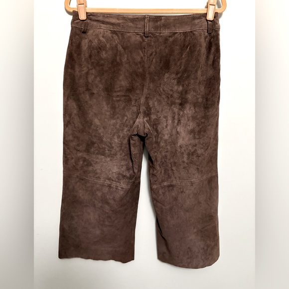 Beautiful chocolate brown suede culottes with front pleats - Picture 2 of 3